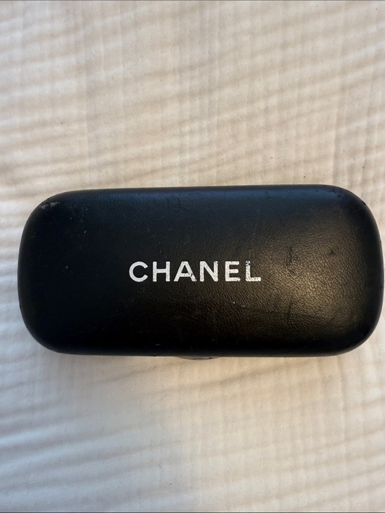 CHANEL Women\'s Rimless Sunglasses - Purple Lenses with Red Arms main image 4